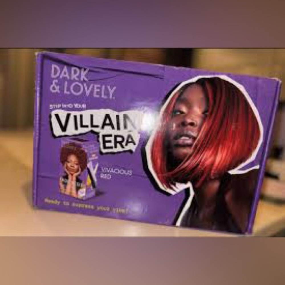NWT Dark & Lovely Vivacious Red Hair Dye‎ C77